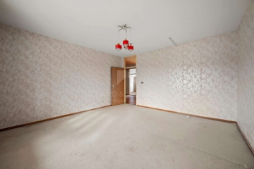 Renovierungsbedürftige 3-Zimmer-Wohnung mit Balkon – Selbstbezug oder WG-Konzept!, 86163 Augsburg, Etagenwohnung